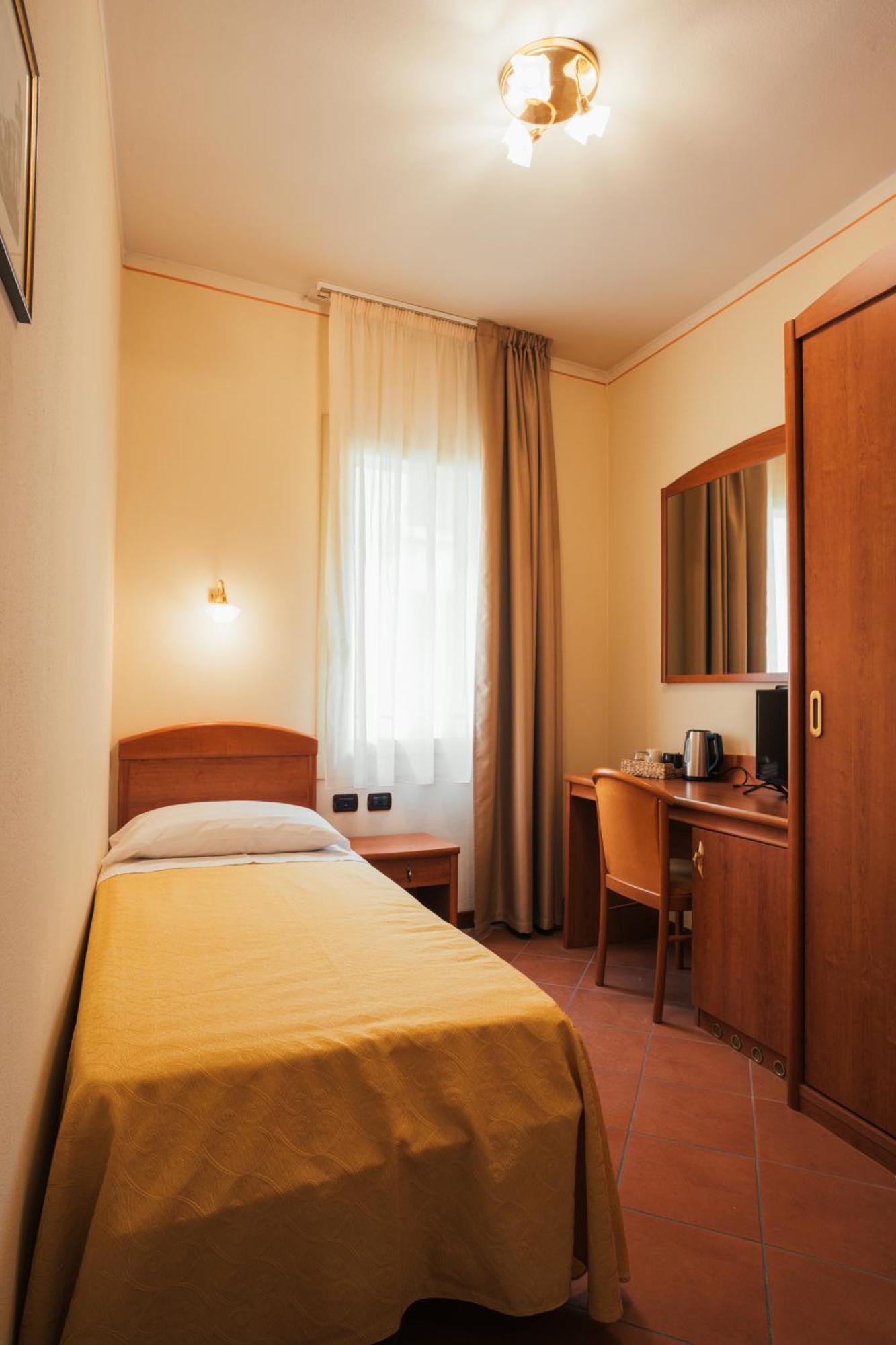 Albergo Cane Dozza Zewnętrze zdjęcie