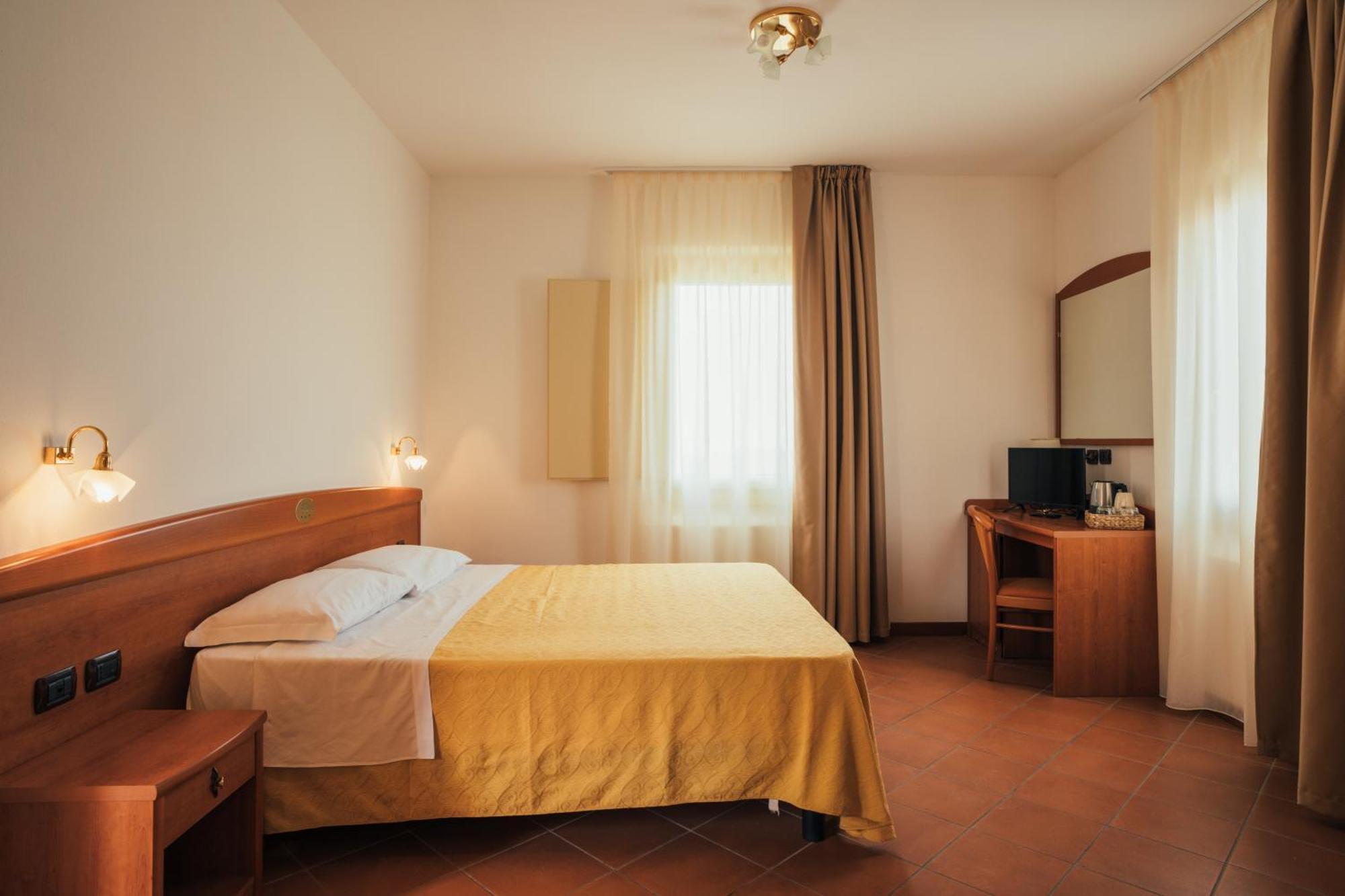 Albergo Cane Dozza Zewnętrze zdjęcie