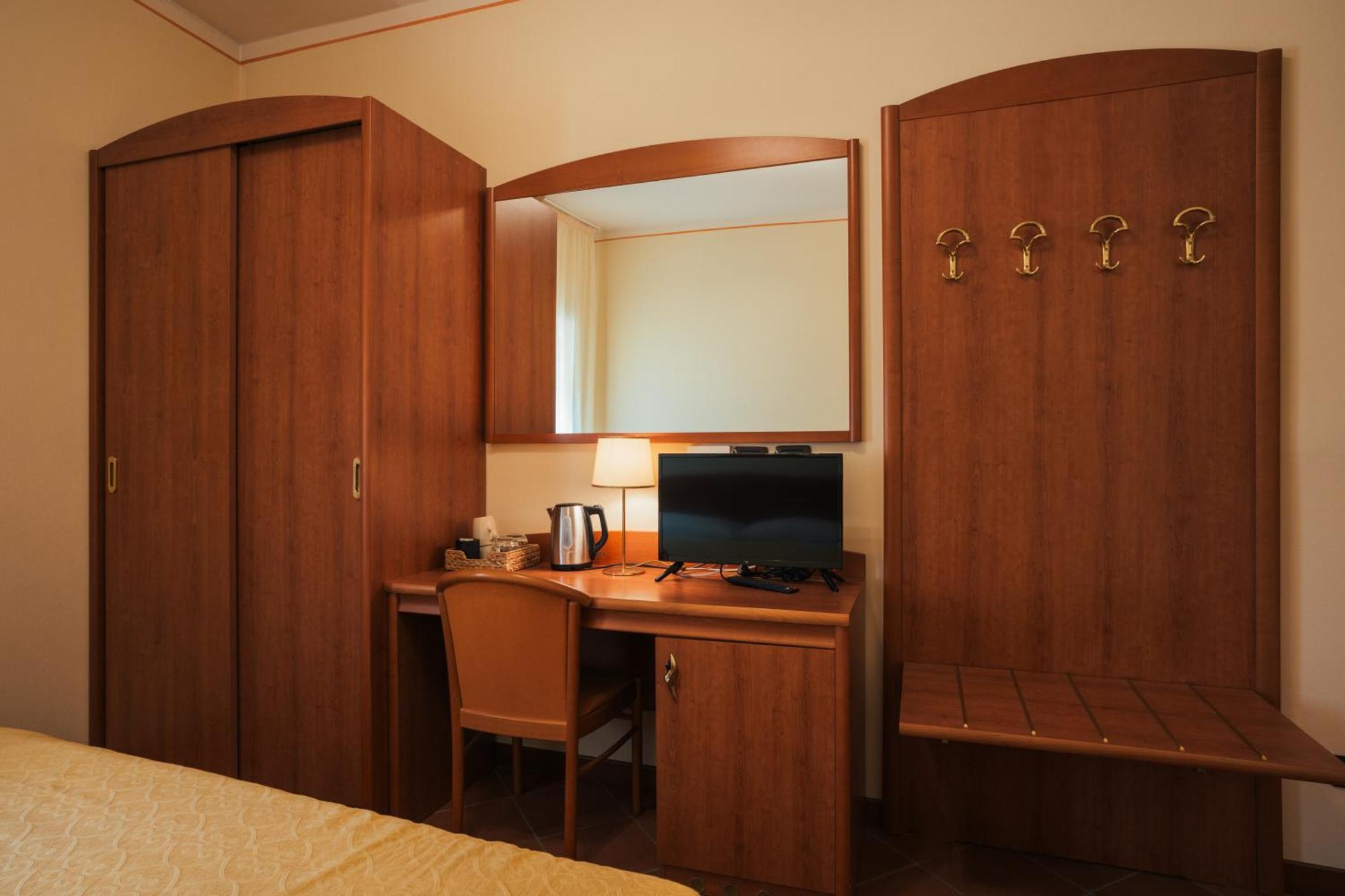 Albergo Cane Dozza Zewnętrze zdjęcie