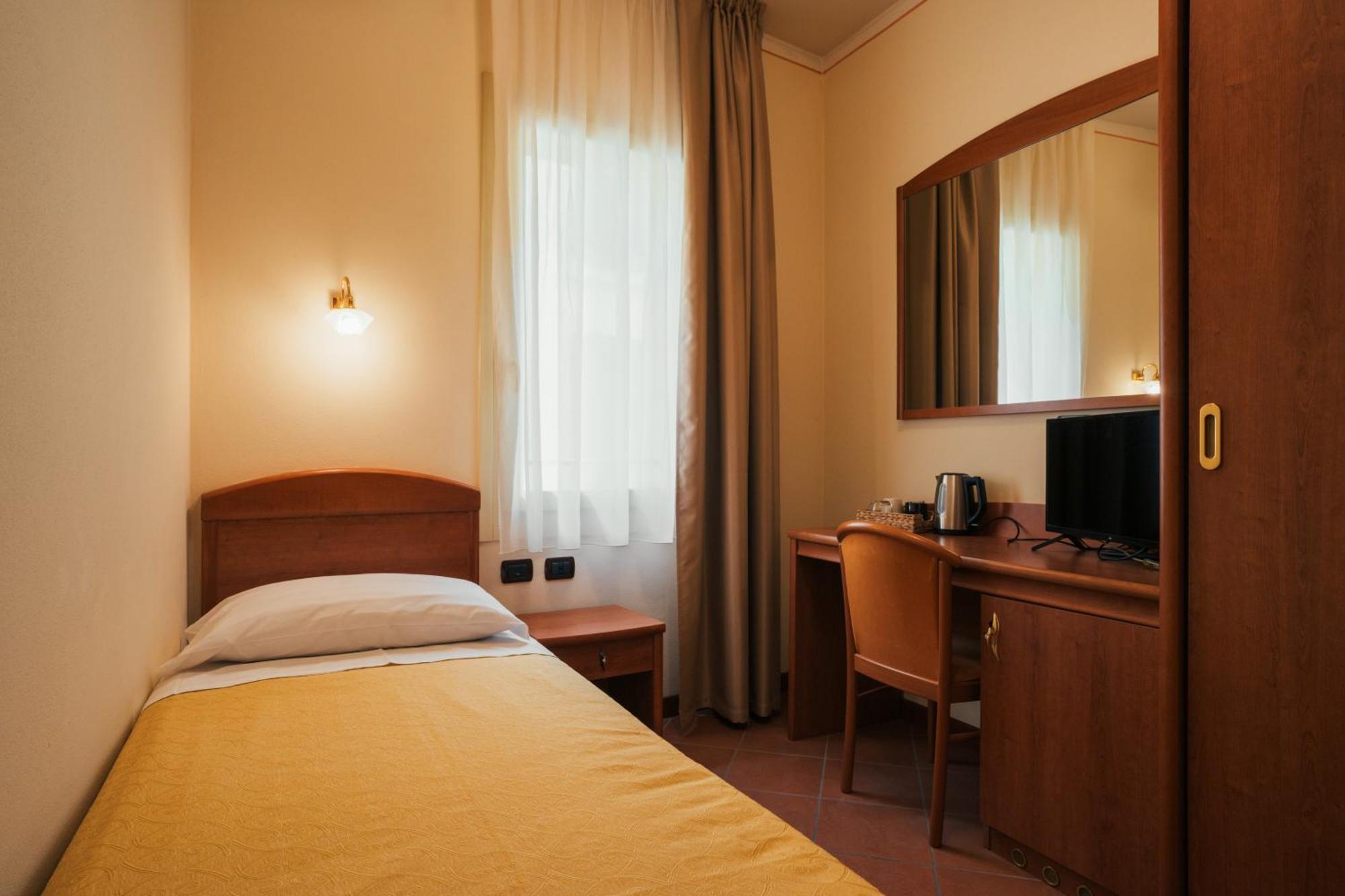 Albergo Cane Dozza Zewnętrze zdjęcie