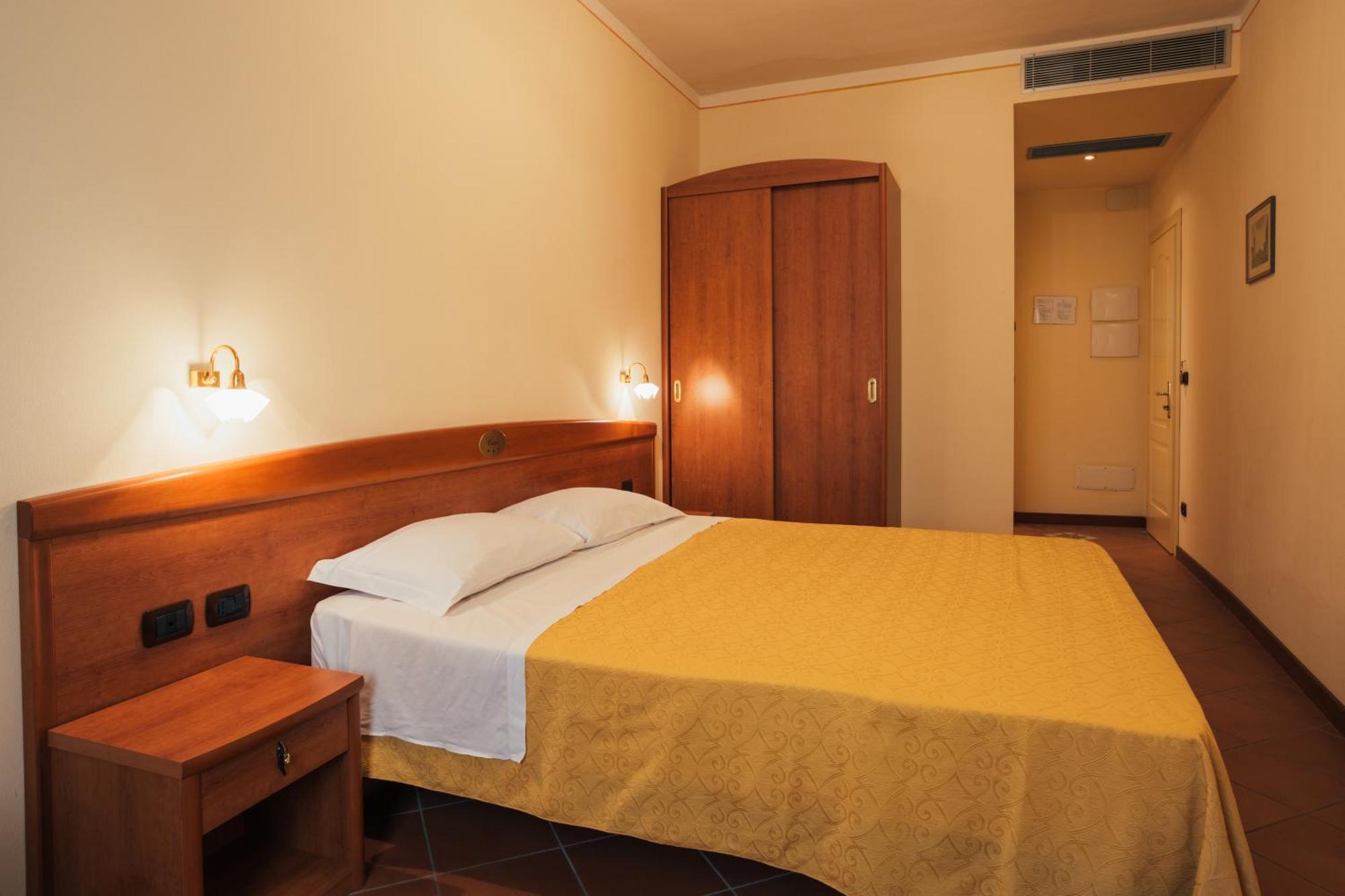 Albergo Cane Dozza Zewnętrze zdjęcie