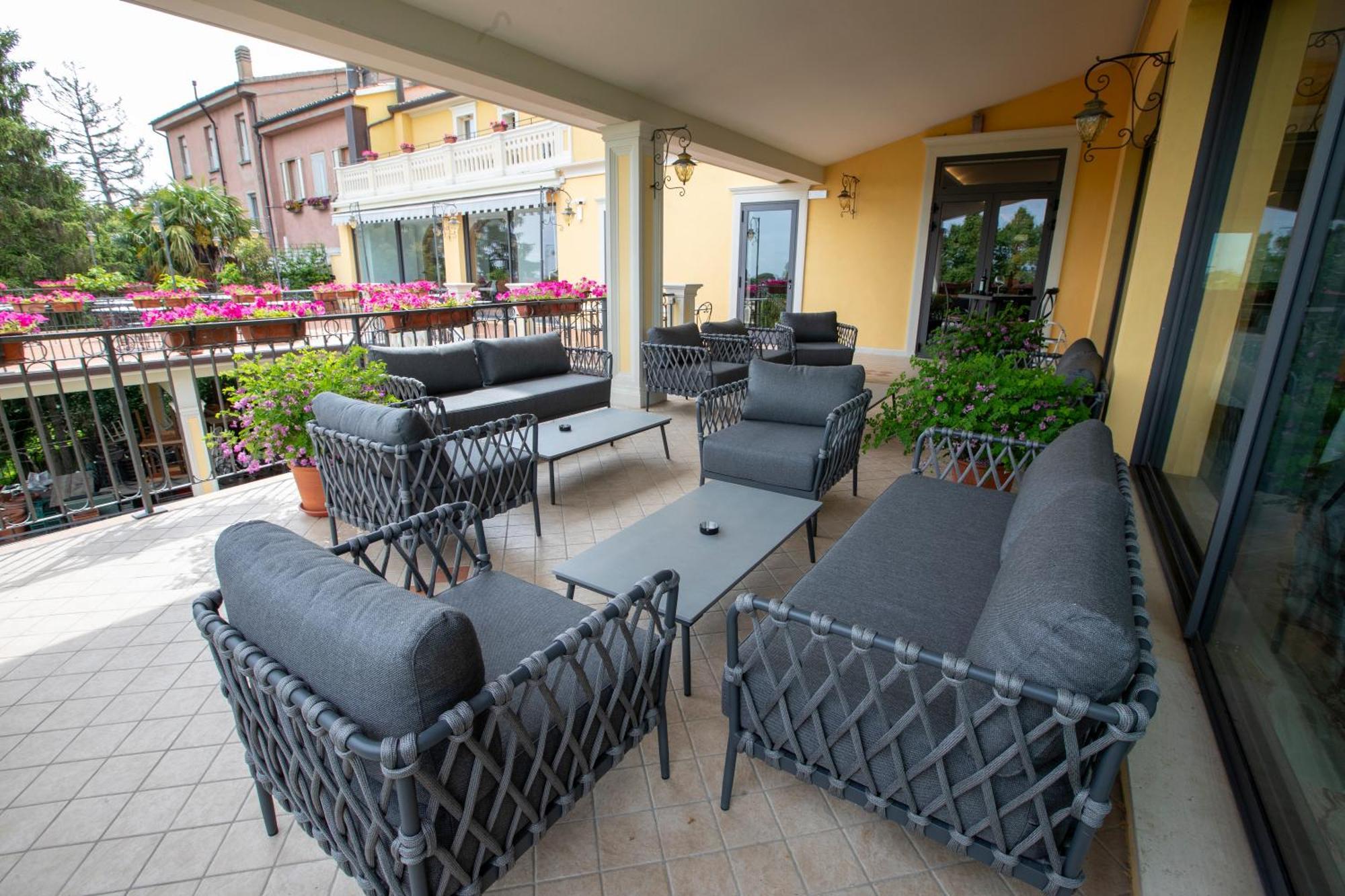 Albergo Cane Dozza Zewnętrze zdjęcie