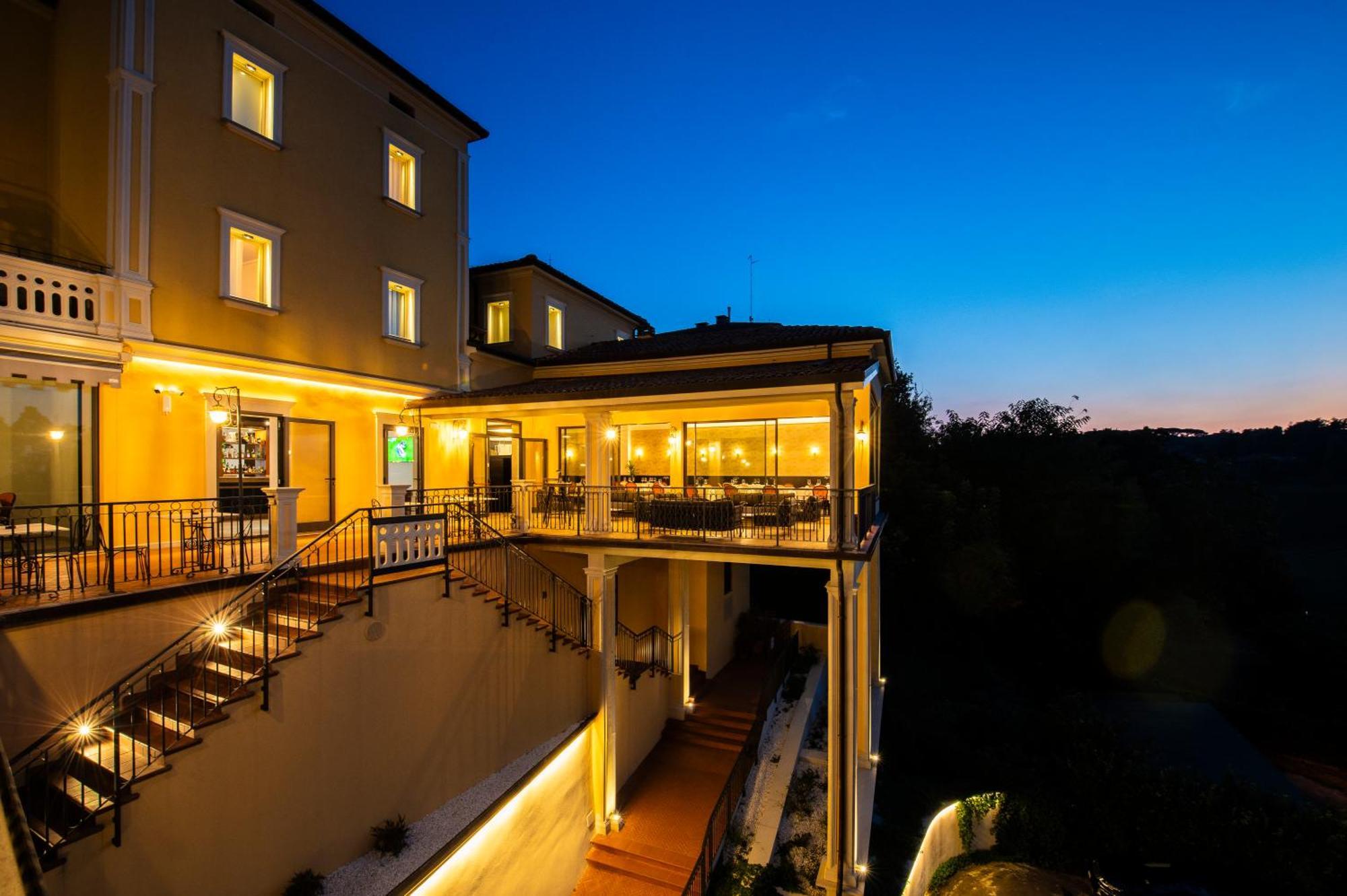 Albergo Cane Dozza Zewnętrze zdjęcie